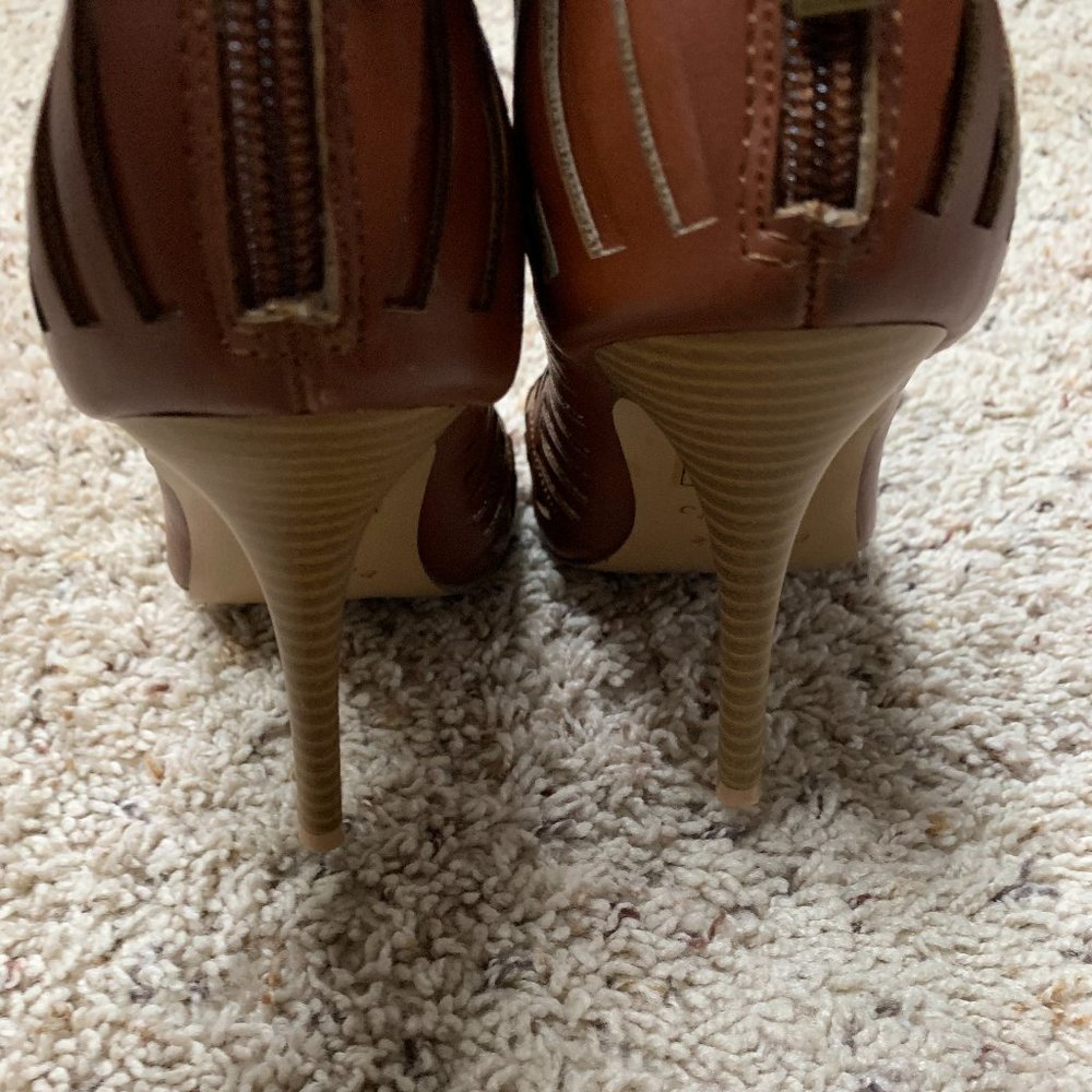 Chelsea & Zoe Red Parnika Caged Bootie size 8.5 - Picture 3 of 4